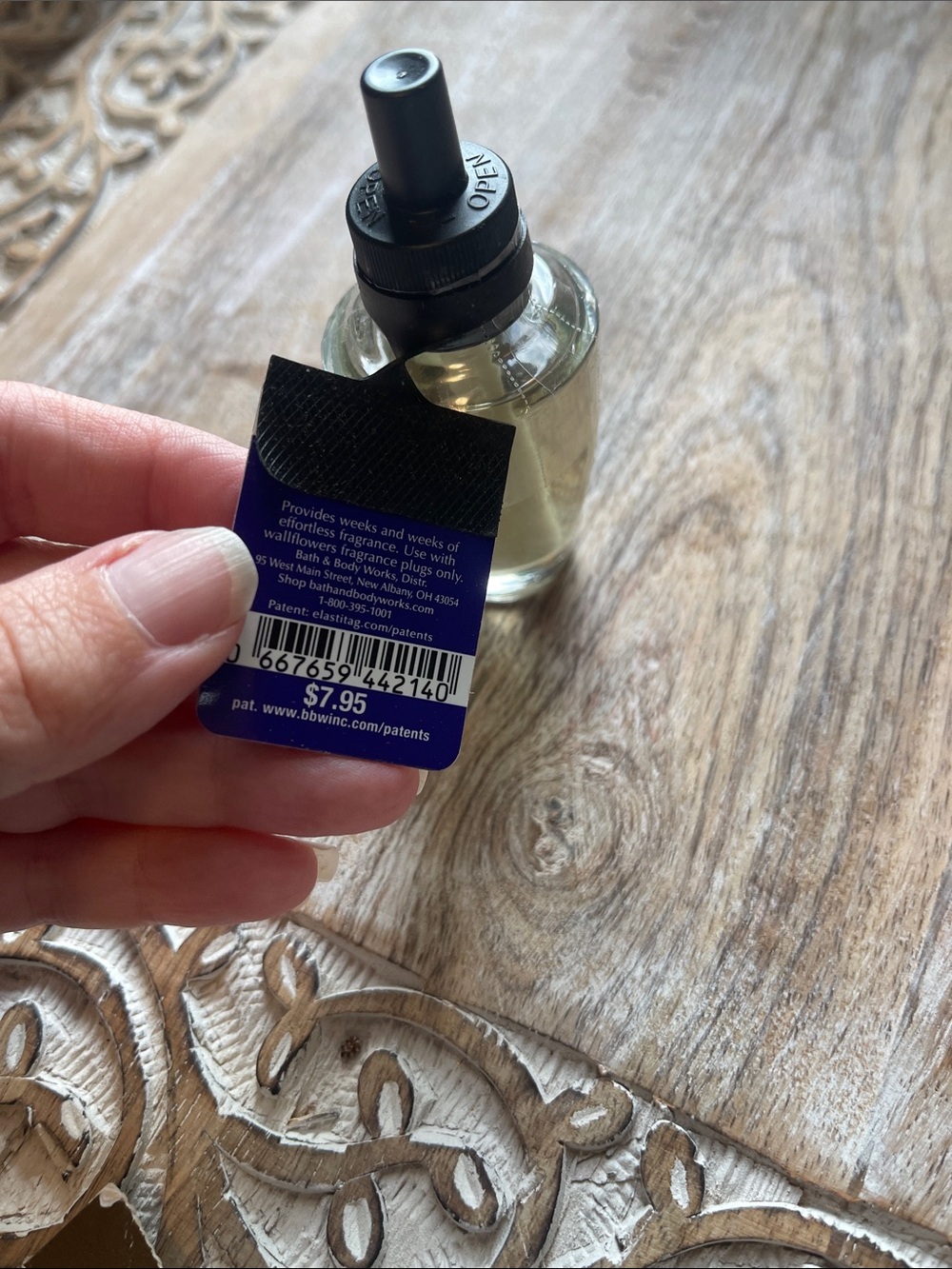 Bath & Body Works Princess Rapunzel Wallflowers Refill - Purple & Gold - Picture 2 of 3